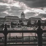 Scenic Apartment By Buda Castle