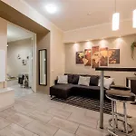 Roomback Rooms - 2Br Apt With Ac Near Deak Ter