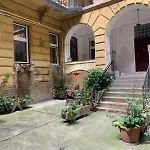 Cozy & Quiet Retro Style Apartments