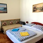 Garibaldi 5 Apartments & Rooms