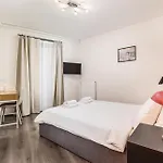 Venus Apartments - King Street V - Balcony