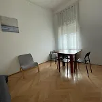 White Pearl Rooms Near Gozsdu