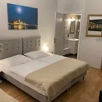 Anabelle Bed And Budapest