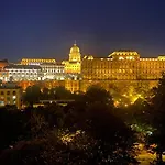 Sunhill Residence 5* Suite Castle District