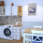 Free Parking, Downtown Apartment Near New York Cafe