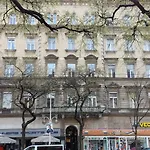 Luxury Apartment In The City Center With Parking