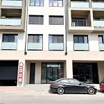 New 2022 Family&Friends Downtown Ac 3Br 2Ba Free Parking Big Balcony Near Metro&Train Station Self Check-In Apt