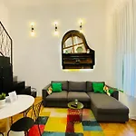 Cozy Downtown 2Br Ground Fl Apt - Green Piano