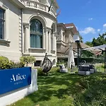 Alice Hotel