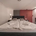D37 - Dohany Street Urban Suite - Best Location By Bqa