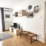 Eliza Rooms