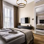 N16 Deluxe Apartment