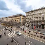 Andrassy Grandeur With Indoor Parking
