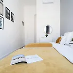 Large Apartment At Perfect Central Location