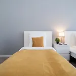Large Apartment At Perfect Central Location