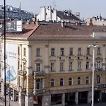 Large Apartment At Perfect Central Location