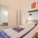 Dohany Apartment With 3Bedroom 1,5Bath - 9People