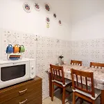 Bpr W21 Retro Home With Balcony