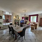 Relax & Wellness Villa Diosd