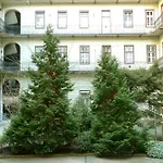 Planet Holiday Apartments