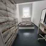 Modern Stylish 2 Bedroom Holiday Apartment