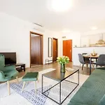 Stylish Suite With Balcony In Central Budapest