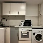 Newberry Apartment With Balcony