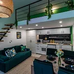 Jungle & Marble Apartments