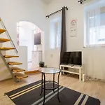 Cozy Apartment In Sip Str., Luna