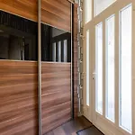 Warm & Cozy Central Home By Anna