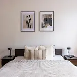 Stylish & Cozy City Center Apartment By Prestige Homes