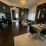Unique And Spacious Apartment In Downtown
