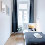 Excellent Central Location Lovely Home With Ac