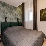 Luxury Tropical Apartment At Budapest