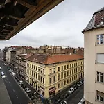 Luxury Tropical Apartment At Budapest