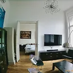 Luxury Artists Apartment On Varkert Bazaar