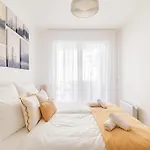 Fun & Comfort Budapest Centre Apartment