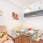 Central - Balcony - Modern Home