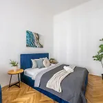 Stylish & Charming Cozy Suite By Prestige Homes