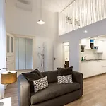 Modern Stylish Loft Next To New York Palace