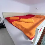 Junior Orange Apartment Next To Danube