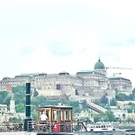 Junior Orange Apartment Next To Danube