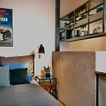 Lujza B Studio 45