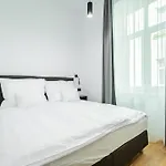 Deluxe4 Apartment With 2 Rooms Next To The Synagogue Free Air Conditioner, Sauna