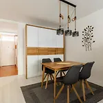 Flat White Apartment