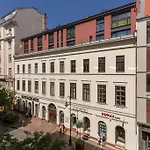 Elegant Downtown Apartment At Kiraly 39