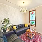 Rumbach Terrace Apartment
