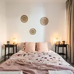 Home Of Serenity - 2 Bdr, Free Parking And Terrace