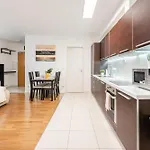 Home Of Serenity - 2 Bdr, Free Parking And Terrace