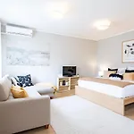 Central - Comfy - Sunny
